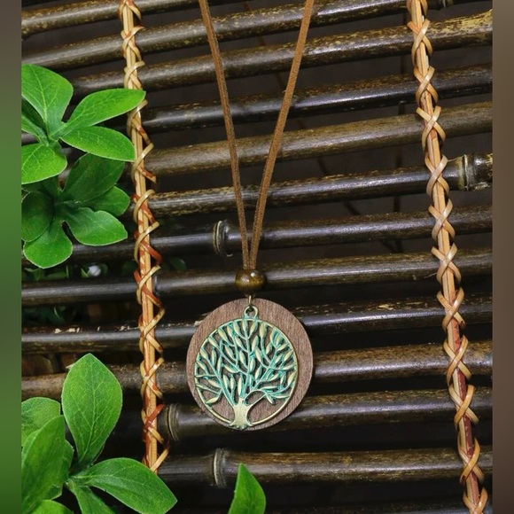 Tree of life necklace and earrings - Picture 6 of 10